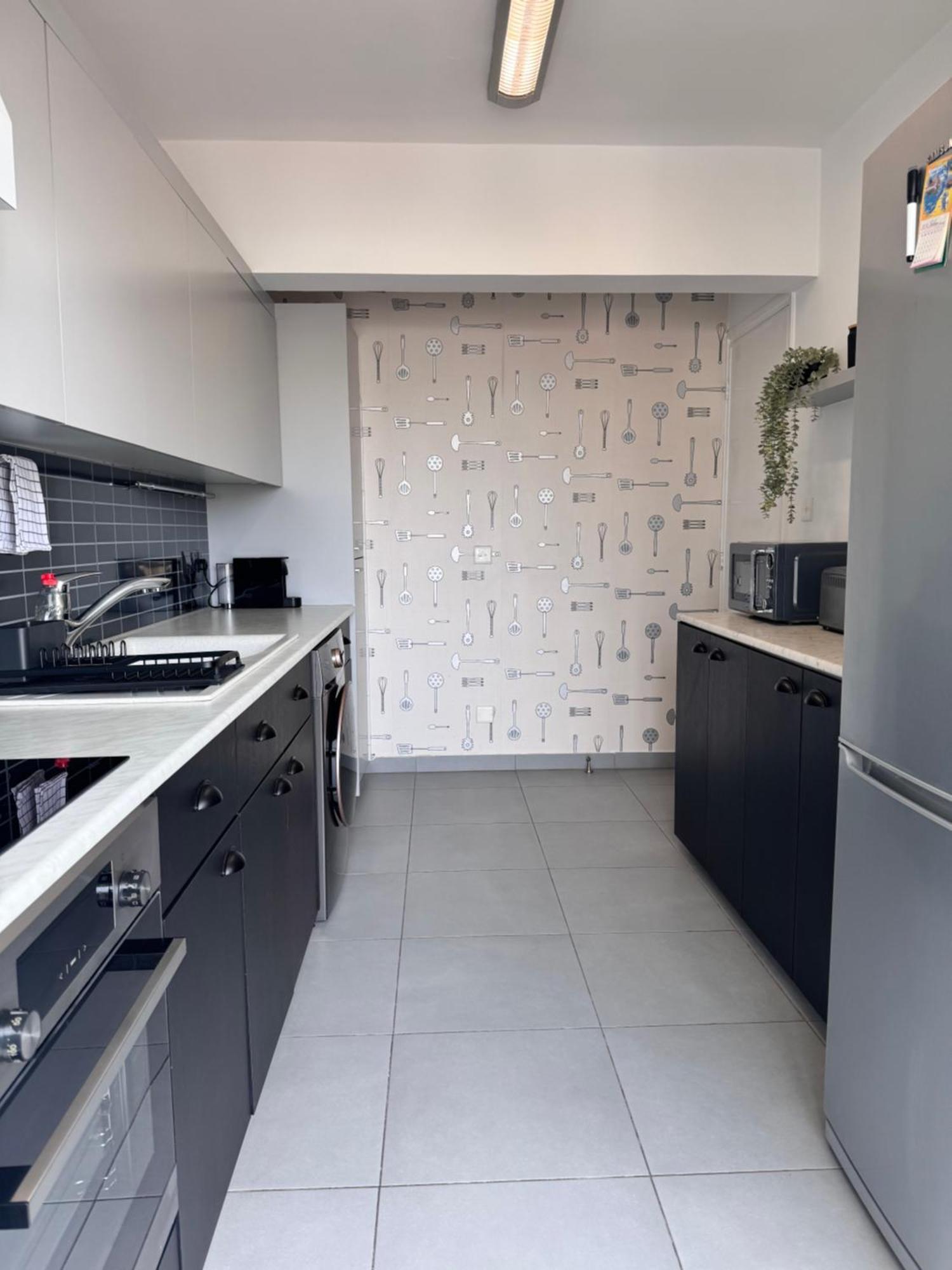 Metro Court Apartments Лимасол Номер фото